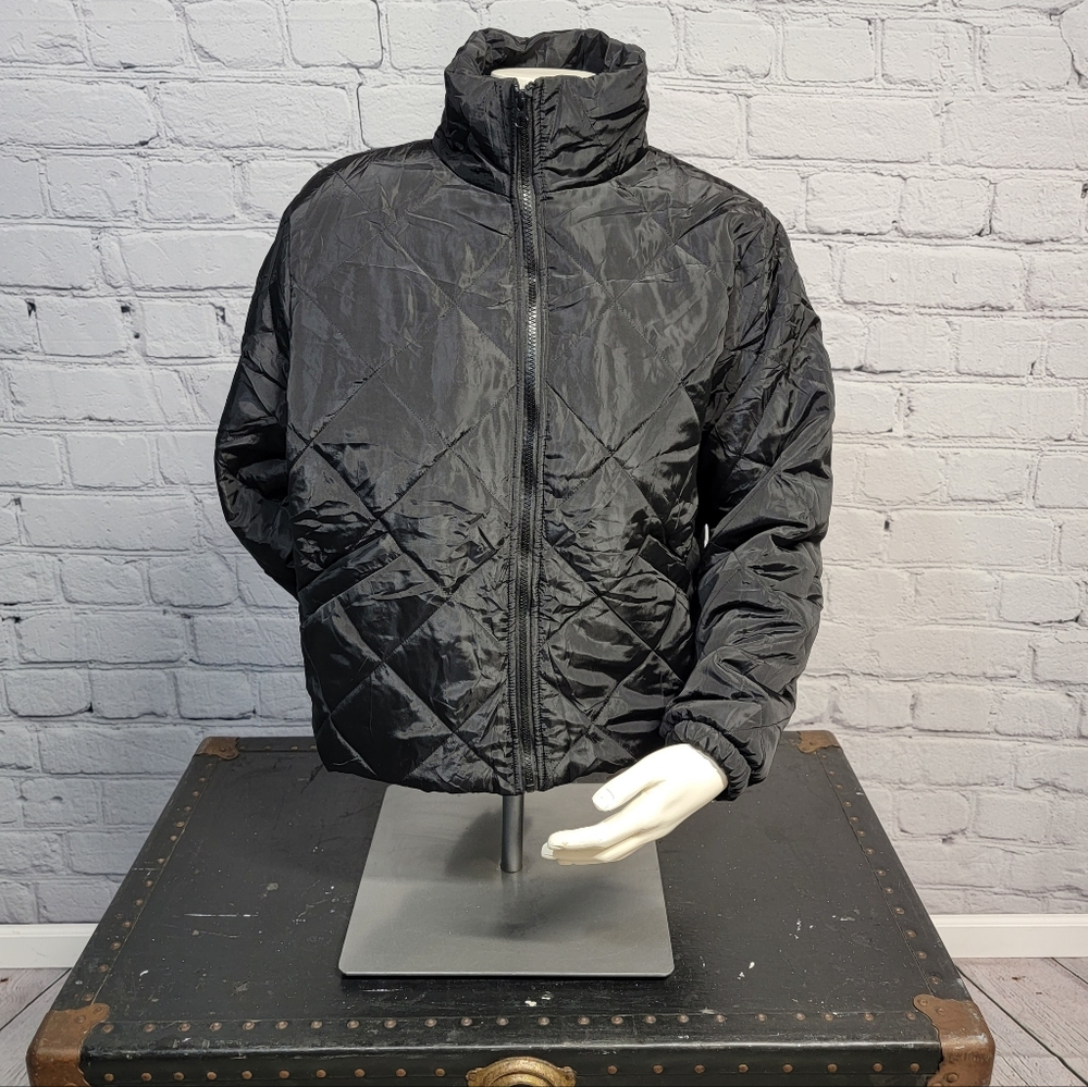 Hujion Woman's Black Cropped Diamond Quilted Puffer Jacket with Pockets